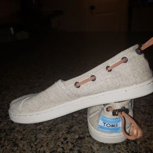 TOMS Youth TAN BURLAP BIMINI SHOES
Size 1